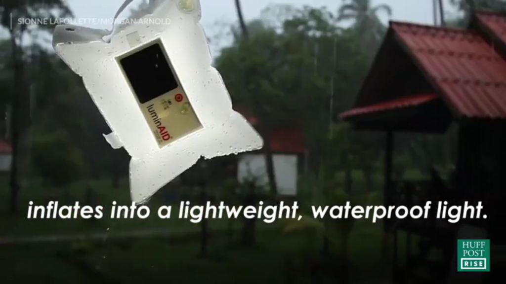 Luminária solar inflável a prova d'água