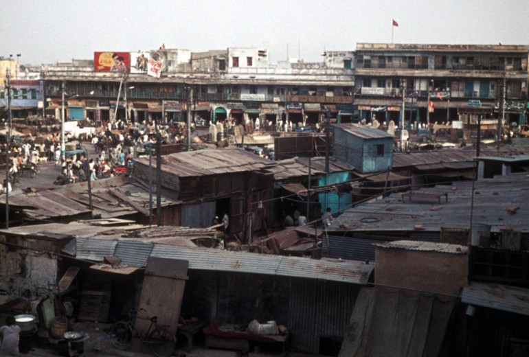 Algumas favelas crescem de forma tão desordenada, que viram quase um mistério.